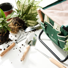 Load image into Gallery viewer, Thaynards Garden Oasis 7 piece Gardening Set