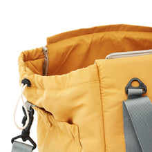 Load image into Gallery viewer, Thaynards - Sunshine Pet Side Carrier Pack