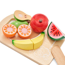 Load image into Gallery viewer, Thaynards - Let&#39;s get our Vitamin C&#39;s - Wooden Fruit Cutting Set

